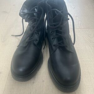 La CANADIENNE Black Leather Lace-Up Ankle Boots
